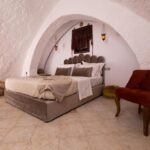 Thalia - Deluxe Cave Room - APRIL Luxury Suites - 1